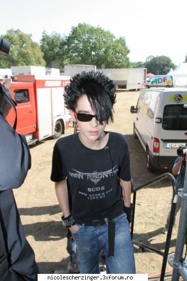 pe mess am vorbit cu 1000000 de bill kaulitz = ))) si toti erau aia enerveaza fanii asta care raman