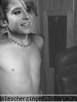 bill fara tricou..=d poze cu bill....