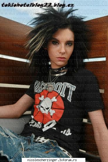 e un baiat frumos shi merita sa fie qnosqt d toata poze q bill