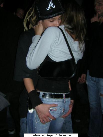 :rotfl: tom si fetele...